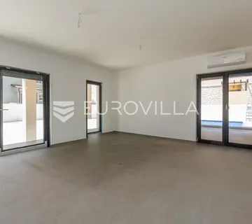 Istra, Svetvinčenat: Moderna vila s bazenom, novogradnja, Juršići - Juršići, Svetvinčenat