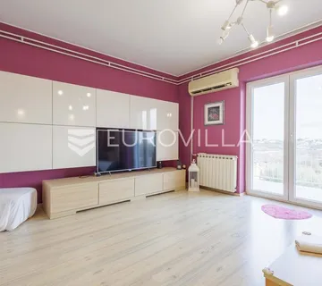 Istra, Pula, stan 3 spavaće sobe, vrt, parking, 165 m² - Busoler