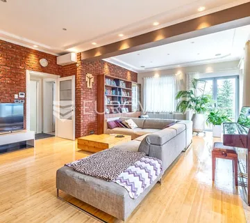 Sveta Nedjelja, Centar prekrasna samostojeća kuća 335 m² na parceli 763 m² - cover