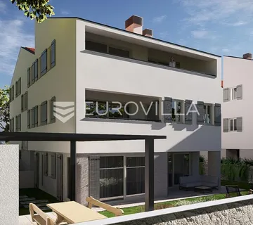 Grad Cres, Centar, luksuzan trosoban stan u prizemlju 126 m², odlična lokacija