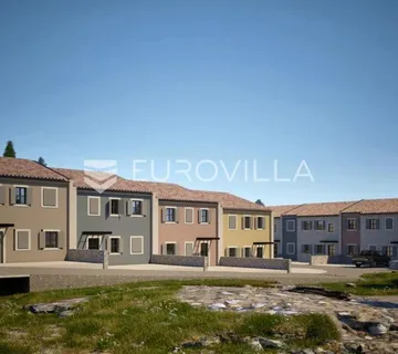 Istra, Rovinj, okolica Putini, dvosoban stan 65.72 m² s natkrivenom terasom i vrtom - Rovinjsko Selo, Rovinj