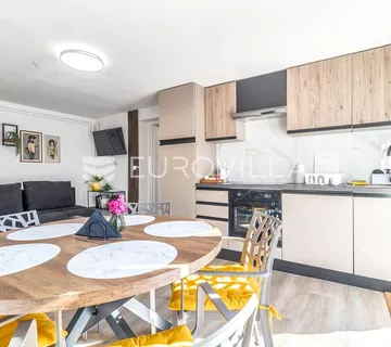 Zagreb, Gornja Dubrava, trosoban stan sa terasom i vrtom 65 m², uključene režije - Klaka