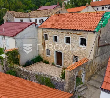 Kostrena, kamena primorska kamena kuća s započetom adaptacijom - Urinj, Kostrena