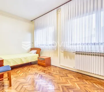 Zagreb, Prečko, komforan dvosoban stan u kući NKP 40 m2 - cover