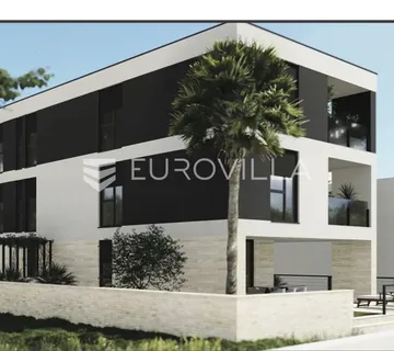 Istra, Medulin, trosoban stan 90 m² u atraktivnom dijelu Medulina