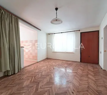 Osijek, Donji grad, kuća s dvorištem za adaptaciju 236 m² - cover
