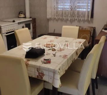 Josipdol, kuća u mirnom naselju okružena netaknutom prirodom - cover