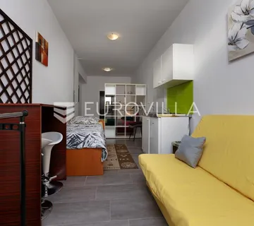 Kastav, Brestovice, garsonijera 55 m² s terasom u mirnom okruženju - cover