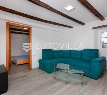Krk, Milohnići, dvojna kamena kuća sa dvoetažnim trosobnim stanom 80 m² - cover