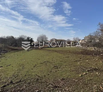 Istra, Poreč okolica - građevinsko zemljište 1003 m2 na rubu urbanizacije okruženo zelenilom - cover