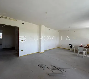 Đakovo, Dračice, četverosoban stan u prizemlju s 2 parkirna mjesta