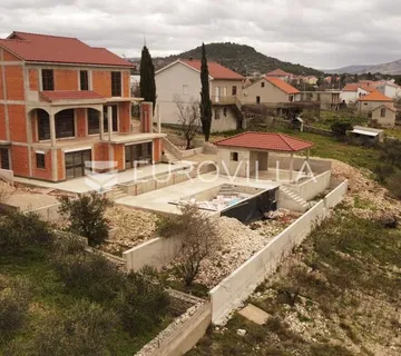 Šibenik, Vrpolje, obiteljska kuća u izgradnji - cover
