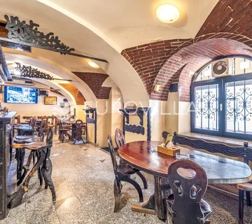 Zagreb, strogi centar grada, poslovni prostor u prizemlju 110 m2 - cover