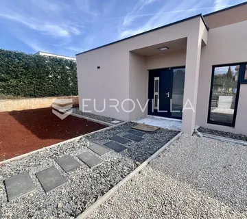ISTRA, ŠTOKOVCI, kompletno opremljena kuća s bazenom - Štokovci, Svetvinčenat