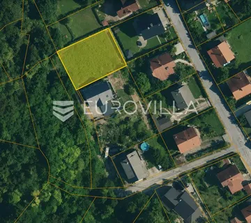 Samobor, Ulica Pape Ivana XXIII, građevinsko zemljište 663 m², mogućnost gradnje obiteljske kuće ili