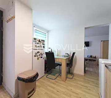 Osijek, Novi grad, na prodaju dva adaptirana i namještena stana u kući 41 m²