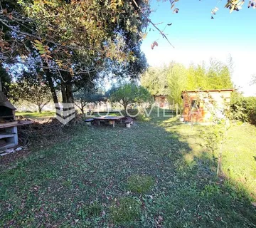 Istra, Valtura, kuća smještena na okućnici od 1208 m² - cover