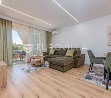 Zadar, Borik, moderan dvosoban stan na izvrsnoj lokaciji, 70 m²