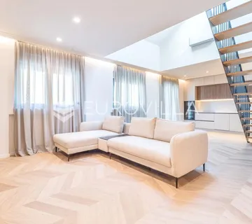 Zagreb, Bogovićeva, luksuzan četverosoban penthouse 150 m²