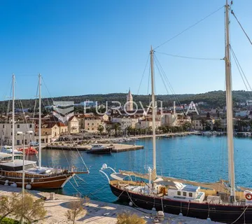 Brač-Postira građevinsko zemljište 1.220 m2 na 450m od mora s pogledom