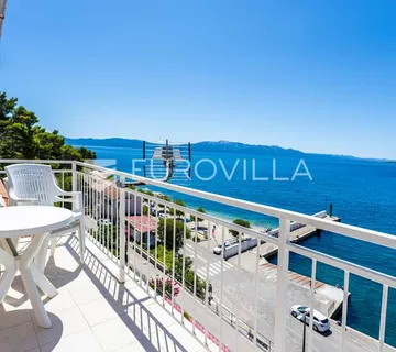 Drvenik, Makarska rivijera, više apartmanska kuća prvi red do mora - cover