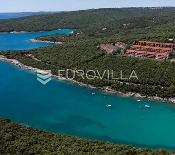 Istra, Duga Uvala, prizemlje, adaptirani apartman u sklopu naselja s pogledom na more,150 m od mora - Šegotići, Marčana
