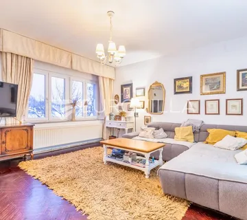 Zagreb, BROZOVA, prostran trosoban stan, 80 m², balkon i parkirno mjesto