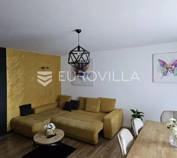 Varaždin, Banfica dvoetažni trosoban stan površine 83,70 m²
