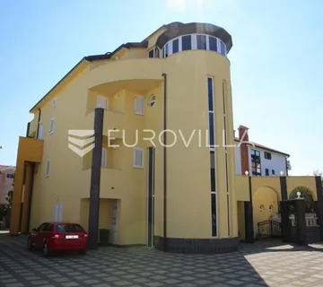 Vodice, atraktivna vila 850 m²
