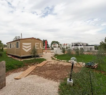 Istra, Rovinjsko selo, 517 m2 građevinsko zemljište - uređeno i ograđeno - Rovinjsko Selo, Rovinj