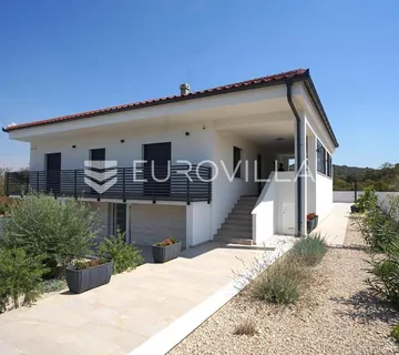 Zadar, Polača, prekrasna villa s bazenom na mirnoj lokaciji - Donja Jagodnja, Polača