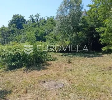 Zagreb, Vrhovec, građevinsko zemljište s lok. dozvolom za dvije zgrade sa 9 stanova