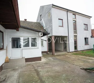 Satnica Đakovačka, 2 kuće 300 m² i 146 m², odlična investicija