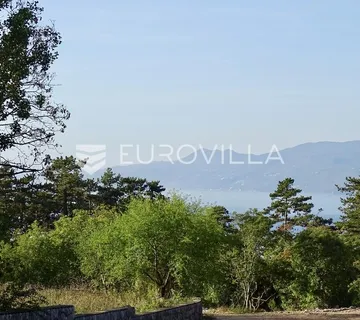 Rijeka, Martinkovac: Građevinsko zemljište 1.800 m² u elitnom okruženju vila