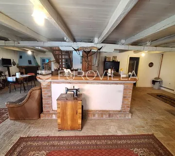 Barilovići, Perjasica, 2 drvene kuće 350 m² s pomćnom zgradom na mirnoj lokaciji - cover