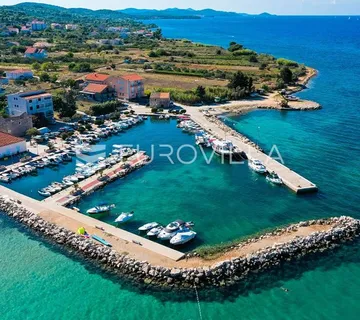 Otok Pašman, Dobropoljana, građevinsko zemljište 1373 m2 - Dobropoljana, Pašman