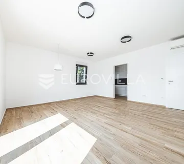 Zagreb, Trešnjevka, moderan trosoban stan NKP 103 m2 + garaža - cover