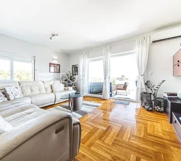 Zagreb, Gornji Bukovac, prekrasan četverosoban stan s garažom, parking, 144 m²