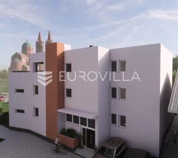 Đakovo, Centar, luksuzan četverosoban stan 116 m² NOVOGRADNJA