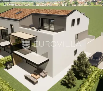 Poreč, prostrani PENTHOUSE u mirnom mjestu!