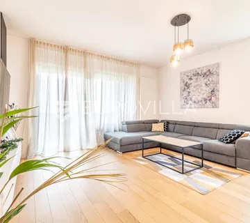 Zagreb, VMD Heinzelova, Darwinova, četverosoban stan 114 m², dva parkirna garažna mjesta - cover