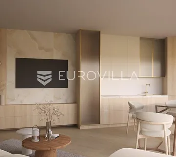 Istra, Umag, Green Tower Residence, trosoban apartman s terasom na 5. katu