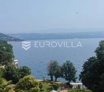 Lovran centar, 107 m² u povijesnoj vili, 3 balkona s pogledom na more - cover