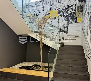 Samobor, poslovno-skladišni kompleks 1.870 m2 na parceli površine 4.158 m² - Centar