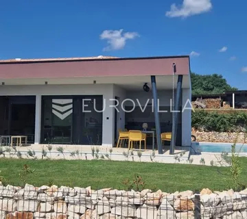 Istra, Kringa, prekrasna prizemnica s bazenom - cover