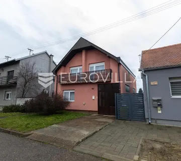 Slavonski Brod, Mikrorajon, katnica s dva odvojena stana, dvorištem i pomoćnim objektima - cover