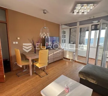 Rijeka, Škurinje, iznajmljuje se trosoban stan 75 m², terasa, pogled na more, garaža - cover