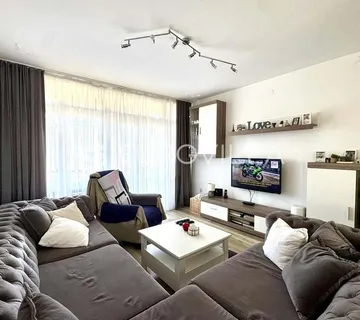 Pula, Šijana, četverosoban stan s dvije terase na odličnoj lokaciji