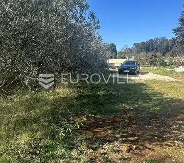 Istra, Banjole, centar mjesta, građevinsko zemljište 1000 m²