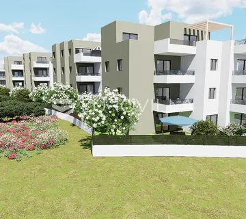 Trogir, dvosoban stan s privatnim vrtom površine 46.90 m² - cover